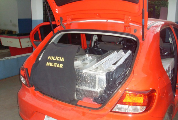 PM apreende quase 800 quilos de maconha em Inocência