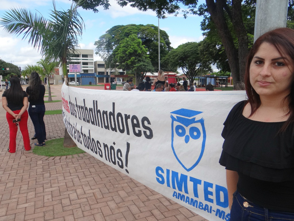 Trabalhadores da Educação de Amambai mantêm greve e fazem carreata neste domingo Trabalhadores da Educação de Amambai mantêm greve e fazem carreata neste domingo