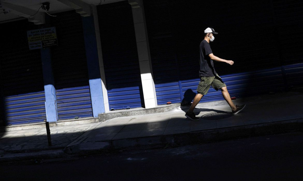 Número de mortes por covid-19 no Brasil chega a 449.068 Foto: Agência Brasil