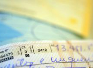 Crescimento do percentual de cheques sem fundo em março sobre fevereiro indica dificuldade dos consumidores, segundo a Serasa - Imagem de Arquivo/Agência Brasil