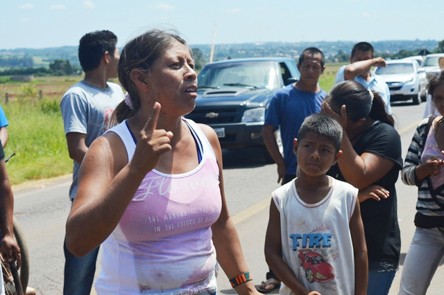Trabalhadores da Educação de Amambai mantêm greve e fazem carreata neste domingo Trabalhadores da Educação de Amambai mantêm greve e fazem carreata neste domingo