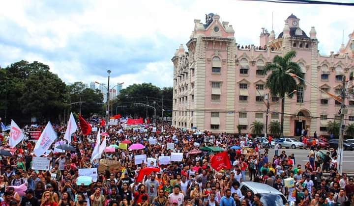 10 mil pessoas nas ruas de Belém: manifestação aconteceu pela manhã na capital paraense (Foto: FBP PA)