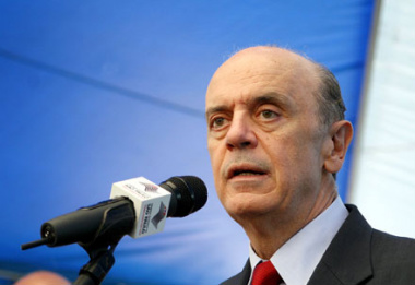 Serra promete, se eleito, fazer gestão suprapartidária no Ministério da Saúde Serra promete, se eleito, fazer gestão suprapartidária no Ministério da Saúde