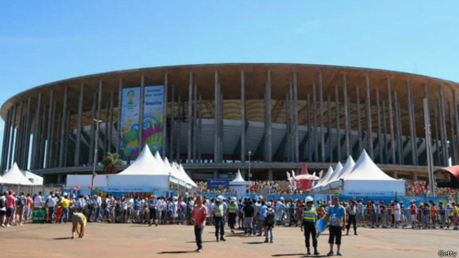 Copa: Prejuízo de 'elefantes brancos' já supera R$ 10 milhões Estádio Mané Garrincha é considerado um dos 'elefantes brancos' da Copa