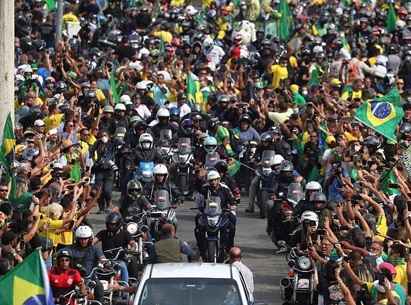 Bolsonaro e Pazuello aglomeram sem máscara no RJ; CPI da Covid quer explicação Ato causou aglomeração e feriu normas estaduais e municipais, mas autoridades do Rio de Janeiro nada fizeram para impedi-lo / Divulgação