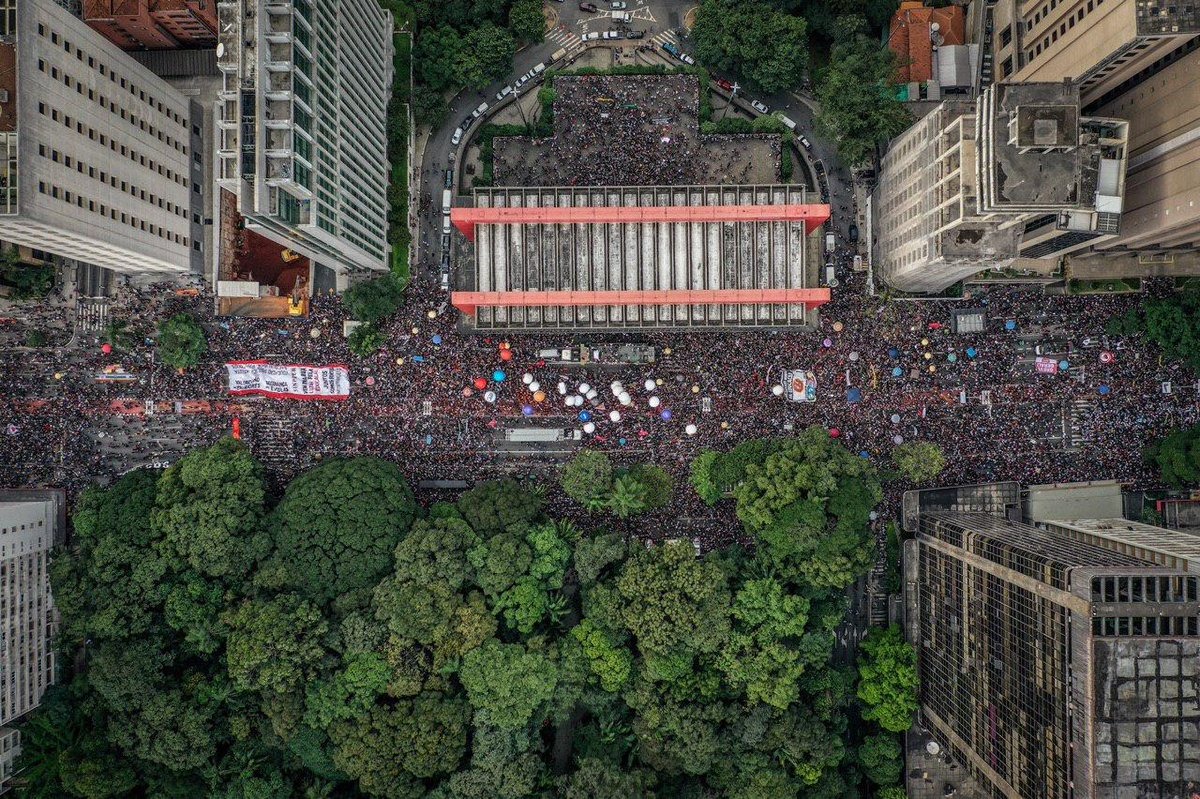 Na capital paulista, multidão se concentrou em frente ao MASP durante a tarde (Foto: Mídia Ninja)