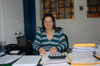 Imóveis de Amambai precisam ter numeração atualizada até final de 2011 A secretária municipal de Administração, Brasília Aparecida Neves Farias (Cida).