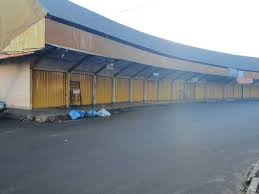 Galeria de comércio popular fechada em Pedro Juan Caballero nesta terça-feira (Foto: Direto das Ruas) 