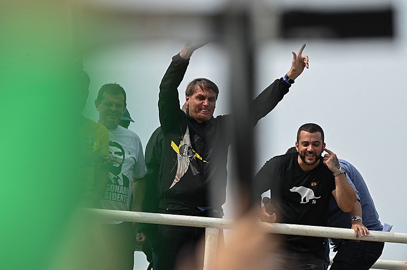 Ato de Bolsonaro começou na Barra da Tijuca, Zona Oeste do Rio, e terminou no Aterro do Flamengo, na Zona Sul da cidade - André Borges/AFP