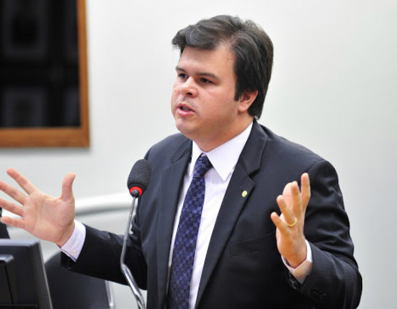  O ministro de Minas e Energia, Fernando Bezerra Filho, disse que o governo está atento à curva de crescimento da demanda de energia