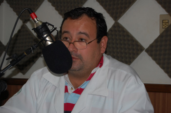 Dr. Bandeira durante entrevista concedida a Rádio Auxiliadora.Foto: Moreira Produções 