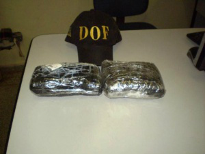 Jovens são presos em ônibus traficando mais de 2 kg de “oxi”
