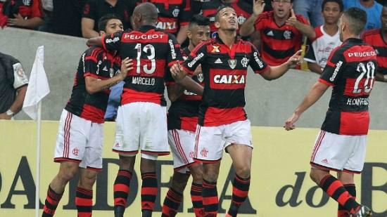 Flamengo vira contra o Atlético-MG e fica longe do rebaixamento