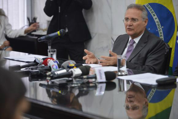 Senadores terão nove dias úteis para votar projetos polêmicos antes do recesso Entrevista coletiva do presidente do Senado, Renan Calheiros, para tratar das votações antes do recesso parlamentar