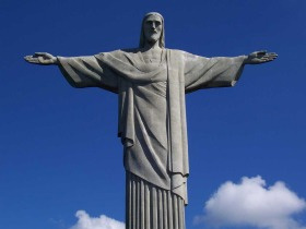 Cristo Redentor “abraça” o Rio para chamar a atenção sobre exploração sexual de crianças
