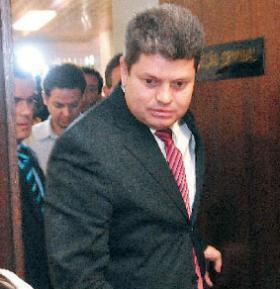 Tribunal mantém na cadeia Ari Artuzzi e quatro vereadores