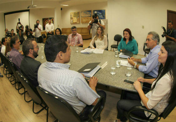 Governador propõe que eleições de diretores sejam realizadas no final deste ano