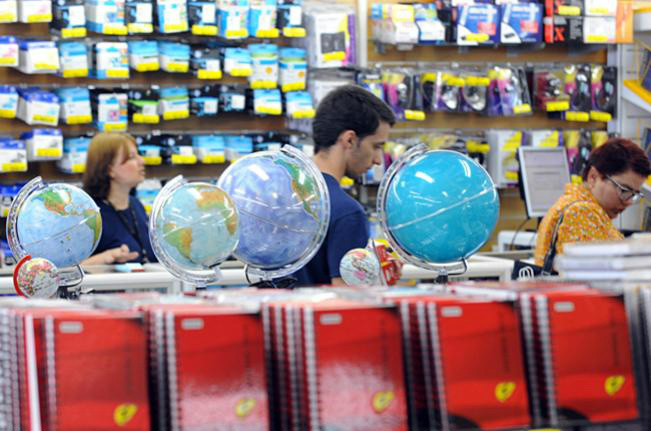Pais devem "peneirar" a lista de materiais escolares Pais devem "peneirar" a lista de materiais escolares
