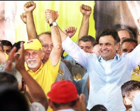 Maior voto espontâneo anima campanha de Aécio Maior voto espontâneo anima campanha de Aécio