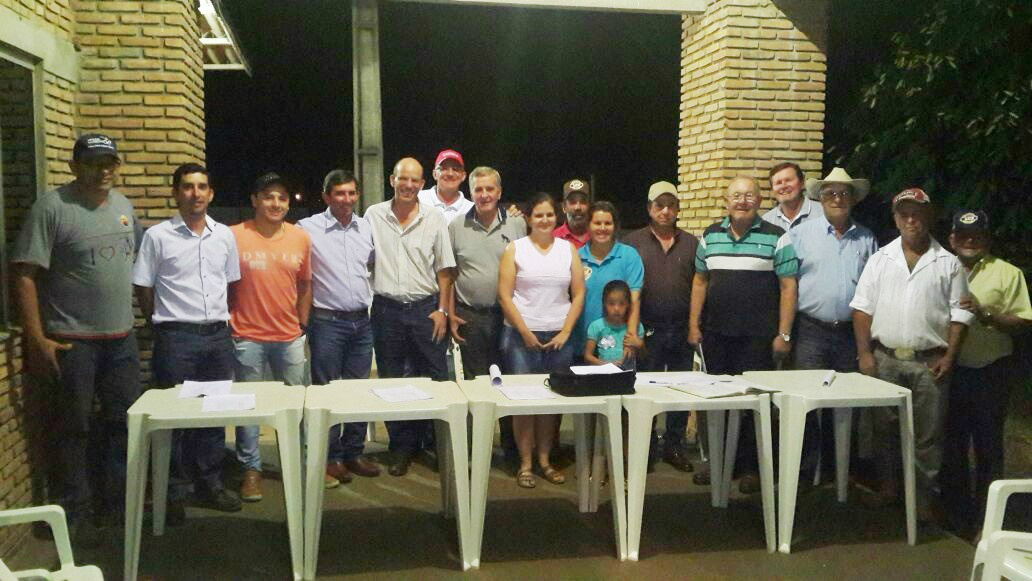 Nova diretoria do Clube de Laço com o prefeito municipal, Sérgio Barbosa / Foto: Assessoria