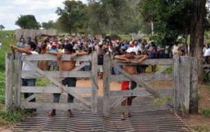 Fazendeiros acusam Funai de não cumprir lei, manipular e iludir índios Fazendeiros acusam Funai de não cumprir lei, manipular e iludir índios