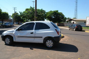 Somente os carros sofreram danos materiaisFoto: Moreira Produções