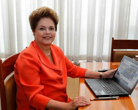 Pelo Facebook, Dilma responde perguntas sobre Marco Civil da Internet Pelo Facebook, Dilma responde perguntas sobre Marco Civil da Internet