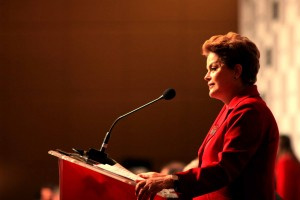 Dilma: país precisa de “política agressiva” para expandir aviação regional Dilma: país precisa de “política agressiva” para expandir aviação regional