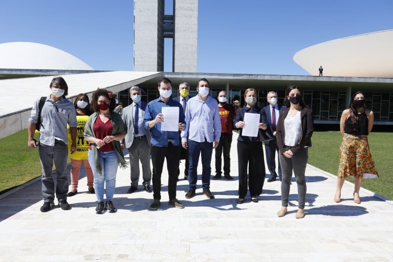 Representantes dos partidos entregaram o pedido na Câmara dos Deputado / Foto: Najara Araújo/Câmara dos Deputados