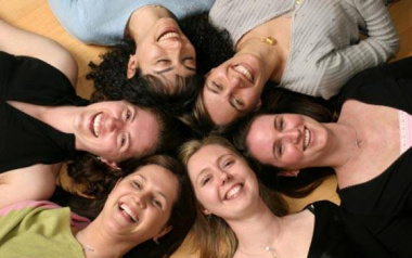 Mulheres vivem mais que homens em todas as regiões do mundo, mostra ONU Mulheres vivem mais que homens em todas as regiões do mundo, mostra ONU