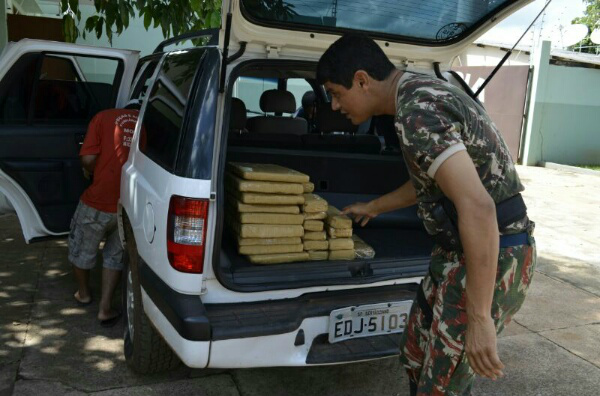PMA apreende 70 kg de maconha com traficantes sul-mato-grossense e baiano