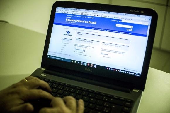 Receita Federal notifica micro e pequenas empresas devedoras Mais de 556 mil micro e pequenas empresas devem R$ 22,7 bilhões em débitos previdenciários e outras dívidas