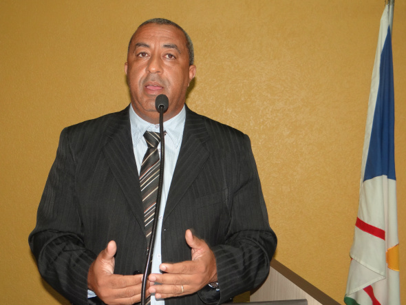 Vereador Carlinhos quer terceirizar serviços de limpeza de ruas em Amambai Vereador de Amambai, Carlinhos (PPS) / Foto: Moreira Produções