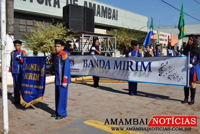 Banda Mirim abre inscrições para novos alunos de Amambai Apresentação da Banda Mirim durante o desfile do dia 28 de setembro de 2011. Inscrições para a turma de 2012 estão abertas. Foto: Moreira Produções.