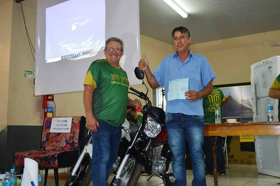 Clarício da Rosa foi o ganhador de uma moto 0 KM  / Foto: Moreira Produções