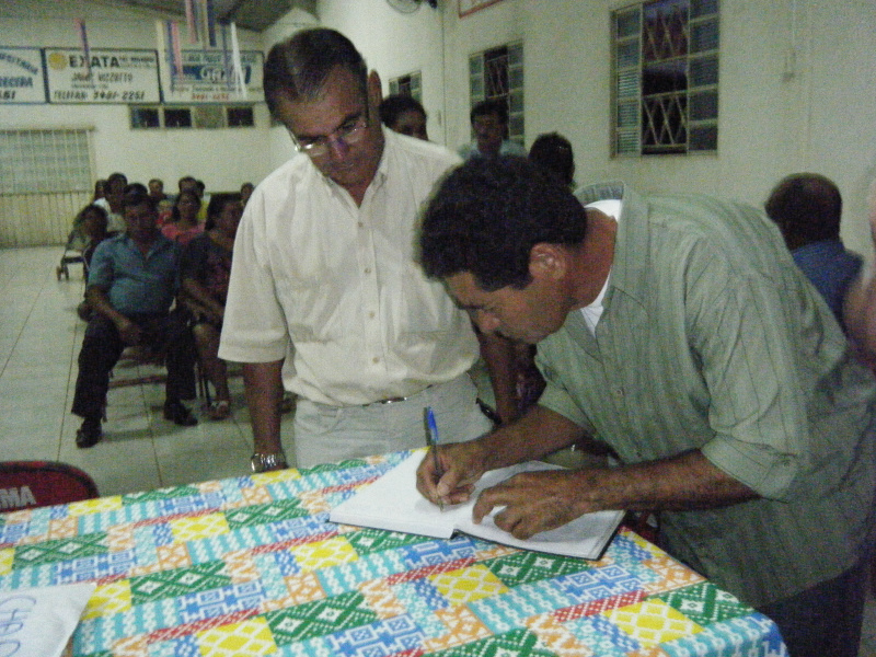 Prego participa de posse da diretoria da Vila Cristina em Amambai Vereador Prego durante reunião de posse do novo presidente da Associação de Moradores da Vila Cristina.