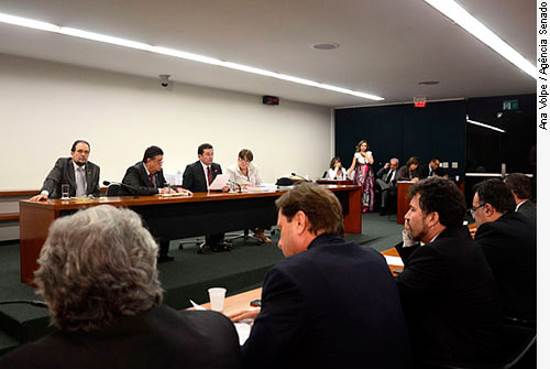 Aprovada em comissão, LDO vai à votação no Congresso Nacional nesta quarta-feira Aprovada em comissão, LDO vai à votação no Congresso Nacional nesta quarta-feira