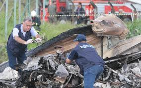 Queda de avião bimotor em Recife deixa 16 mortos Queda de avião bimotor em Recife deixa 16 mortos