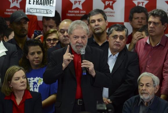 Lula depõe amanhã em Curitiba com esquema de segurança reforçado Lula será ouvido no segundo processo a que responde no âmbito da Operação Lava Jato. Ele é acusado pelo Ministério Público Federal de receber vantagens indevidas do Grupo Odebrecht para beneficiar a empreiteira em contratos com a PetrobrasRovena Rosa/Agência Brasil