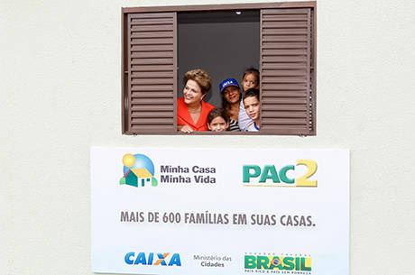 Dilma: dinheiro de impostos deve beneficiar quem precisa mais Dilma: dinheiro de impostos deve beneficiar quem precisa mais