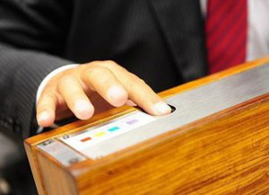 Decisão sobre fim do voto secreto é adiada mais uma vez Decisão sobre fim do voto secreto é adiada mais uma vez