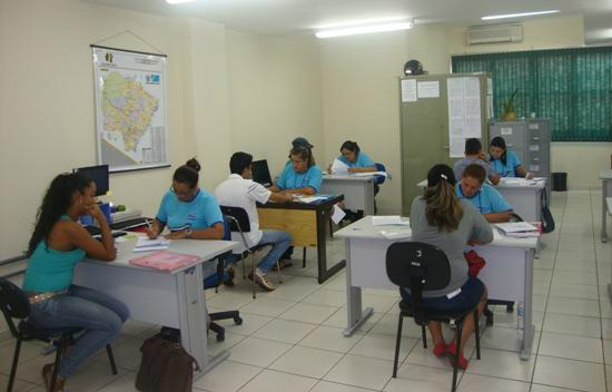 Todas as informações e documentações necessárias para a inscrição no processo seletivo 2014 estão disponíveis no site www.setas.ms.gov.br/ Programa Vale Universidade