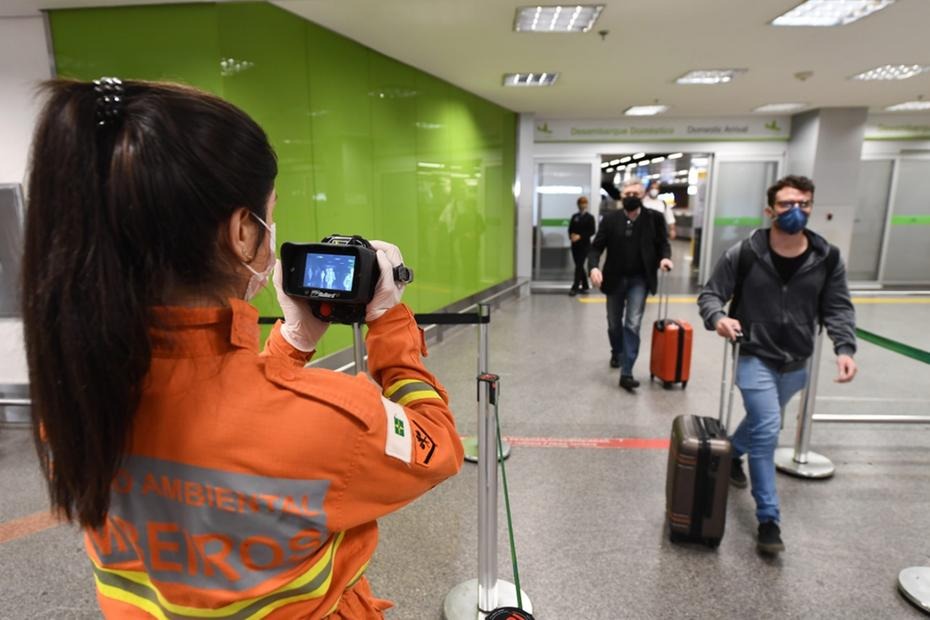 Estrangeiros ficarão proibidos de ingressar no Brasil por 30 dias / Foto: Evaristo Sa / AFP