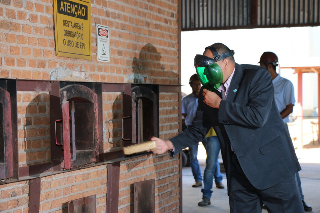 A incineração aconteceu na Coamo / Fotos: Hermínio Sarmento