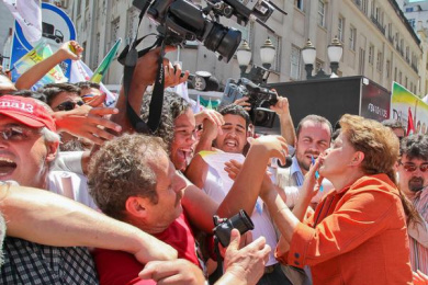 Dilma: vou garantir avanços das universidades públicas Dilma: vou garantir avanços das universidades públicas