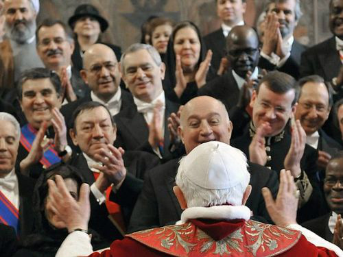 ''A primavera árabe nasceu do mal-estar dos jovens'', adverte Bento XVI