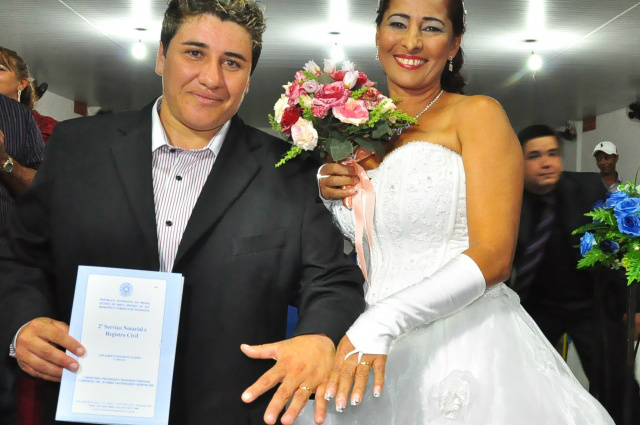 Dourados registra primeiro casamento homossexual Dourados registra primeiro casamento homossexual