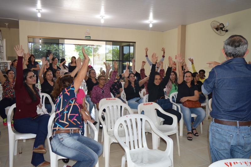 Os servidores decidiram por unanimidade aderir à greve / Foto: Moreira Produções