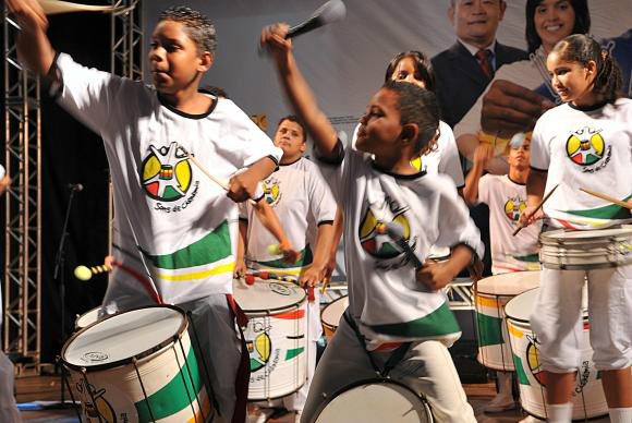 Brasília - Ao longo de 30 anos, a Banda Mirim Olodum ensinou percussão a cerca de 20 mil crianças e adolescentes - Valter Campanato/Arquivo Agência Brasil