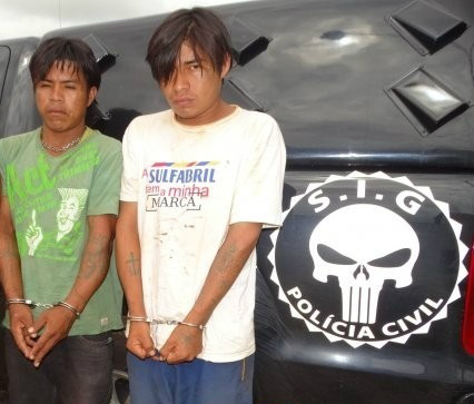 Dois dos acusados de envolvimento no latrocínio. Valdesco Riquelme (D) e Rodrigo Matias. (Foto: Vilson Nascimento)